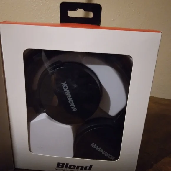 Magnavox Headphones - Picture 3 of 4